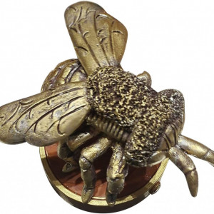 Decoratiune sculptata albina Ksrnsne, rasina, auriu, 9 x 8 x 5 cm