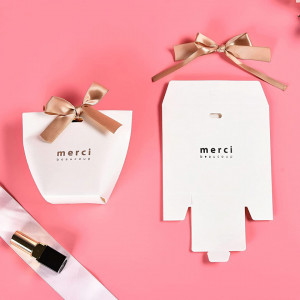 Set de 12 pungi cadou Light feather, hartie, alb/maro, 12 x 10 cm