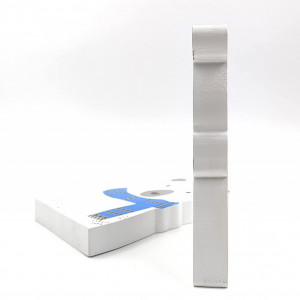 Set de 2 decoratiuni de Craciun Ursi Casaido, lemn, alb/albastru, 19 x 13 x 6 cm.
