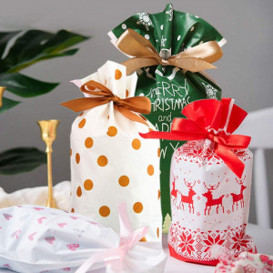 Set de 30 pungi pentru cadouri de Craciun, multicolor, polietilena