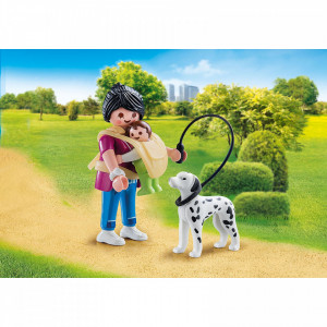 Playmobil Special Plus - Figurina mama cu bebelus si caine