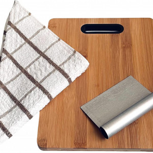 Set placa de tocat cu taietor si prosop HdHStore, bambus/textil/otel inoxidabil, multicolor