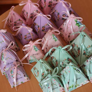 Set de 50 cutii pentru marturii KMERCE, carton, roz, 7,2 x 7,2 x 8 cm
