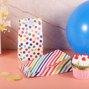Set de 25 pungi cu autocolante pentru cadouri Hemiks, hartie, multicolor, 9 x 5,5 x 18 cm