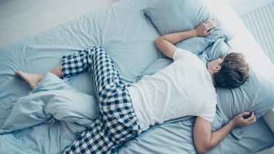Ce spune poziția în care dormi despre tine? Sfaturi pentru un somn sănătos