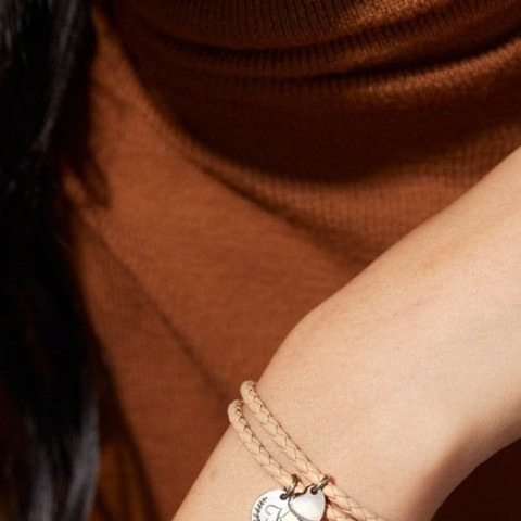 Bratara dama piele Nappa 2,5 mm, charm 12 mm personalizata gravura text si/sau simbol Argint 925 (inchizatoare argint)