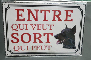 Chapa decorativa com Entre Qui Veut Sort Qui Peut
