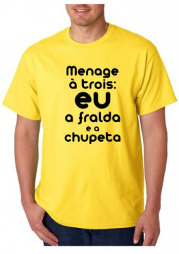 T-shirt - Menage Á Trois EU A FRALDA E A CHUPETA