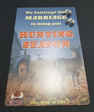 Chapa decorativa com Hunting Season