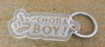 Porta Chaves de Acrílico com gravação "Chora Boy"