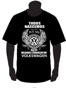 T-shirt com Todos Nascemos Iguais (Volkswagen)