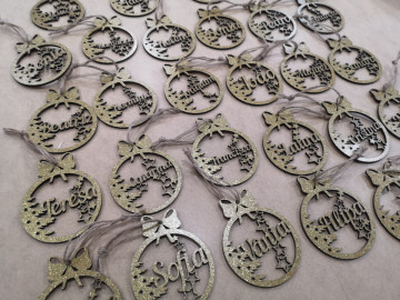 "Bola" de Natal com nome - MDF Dourado Metalizado