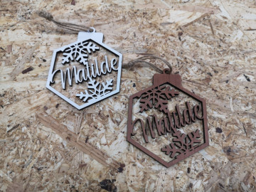 "Bola" para árvore de Natal com nome - MDF