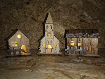 Casinha em Madeira com LED