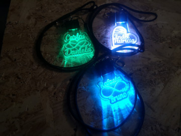 Porta Chaves com luz Multicor - Nomes