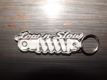 Porta Chaves de Acrílico com gravação "Low N Slow"