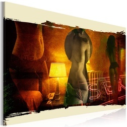 Kép - Behind closed doors