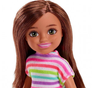 Set de joaca Barbie, Chelsea creatoare de moda cu accesorii, par saten, 15 cm