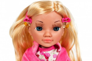 Papusa MalPlay, cu Accesorii si Botosei de Puf, Roz