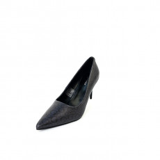 Guess High Heel Logo