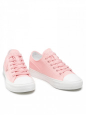 Guess Teckie