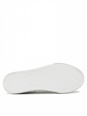 Guess Teckie