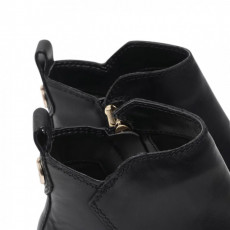 Guess Olesia