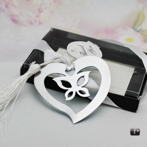Semn carte inima cu fluture interior FC023