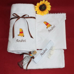 Trusou botez personalizat prin brodare Winnie the Pooh NKB005