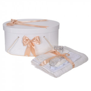 Set trusou botez, cutie trusou si lumanare personalizata cu nume, decor Crem cu iepuras, Denikos® 914