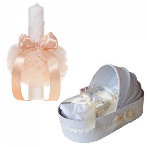 Lumanare botez glob cu dantela si trusou botez in landou, decor Ivoire cu floricele, Denikos® 755