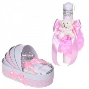 Set lumanare botez cu mesaj si ursulet si trusou botez in landou, decor dantela roz ingusta, Denikos® C1085