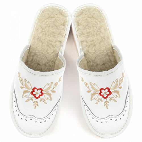 Papuci de Casa din Piele Intoarsa Imblaniti cu Lana Model 'London Brogue' White
