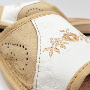 Papuci de Casa Dama Material Piele Culoare Crem/Alb Model 'Karimya Beauty'