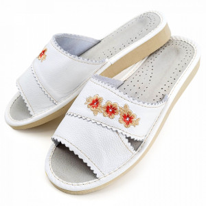 Papuci de Casa Dama Material Piele Culoare Alb Model 'Purity Flowers'