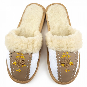 Papuci de Casa Dama Imblaniti cu Lana de Oaie Model 'Root Traditions' Creamy