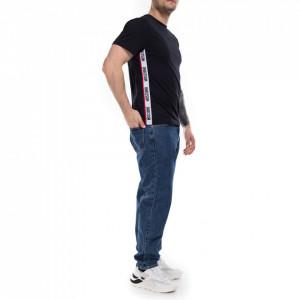 Moschino-t-shirt-nera-stripe-logate-laterali