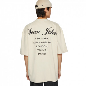 Sean John t-shirt over beige
