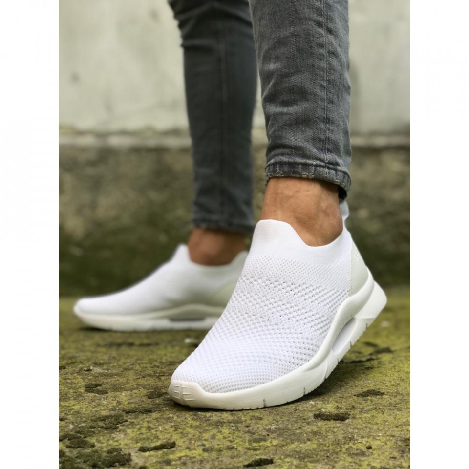 Pantofi sport albi, cu talpa flexibila din spuma, ideali pentru sport