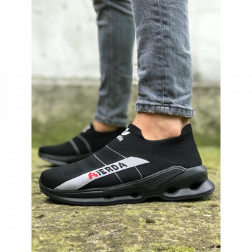 Pantofi sport negri, cu talpa flexibila din spuma, ideali pentru sport