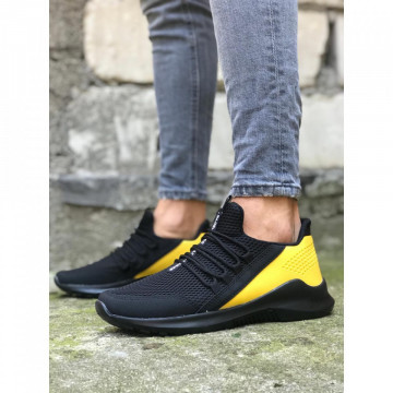 Pantofi sport negri, cu aplicatii galbene si talpa din spuma