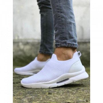 Pantofi sport albi, cu talpa flexibila din spuma, ideali pentru sport