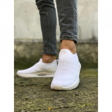 Pantofi sport albi, cu talpa flexibila din spuma, ideali pentru sport