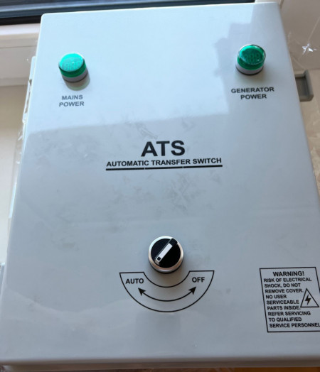 Automatizare pentru generatoare electrice trifazate ATS12-3P