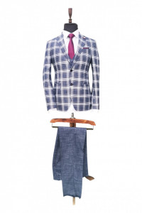 Costum slim fit in carouri