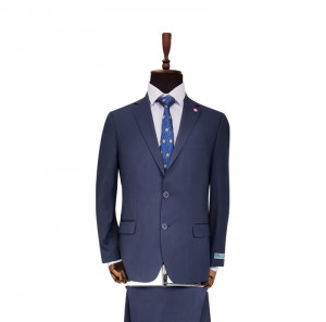 Costum clasic