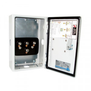 TOTAL GROUND TGC01 Acoplador de Impedancias de 1500 Amp. Cap
