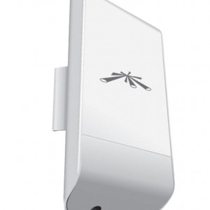 UBI016003 UBIQUITI UBIQUITI NANOSTATION NSM2- RADIO CON ANTENA IN