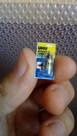 Adeziv Uhu