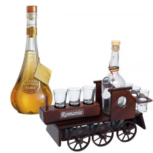 Pachet Minibar, suport din lemn in forma de tren cu sticla, 6 pahare si Grappa Bottega Fume